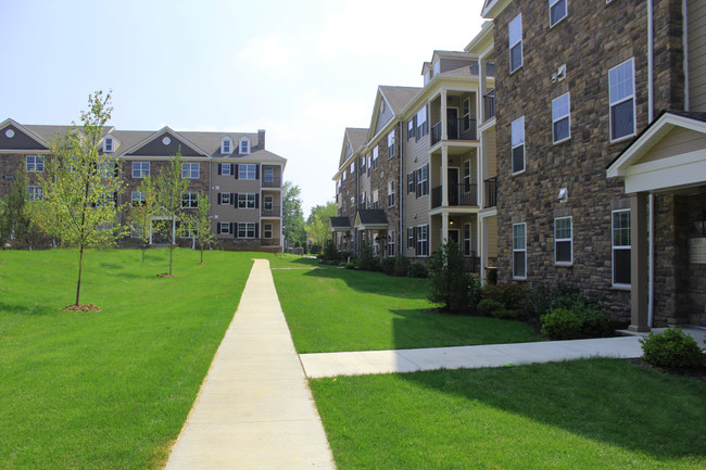 walking paths - Birchwood Commons