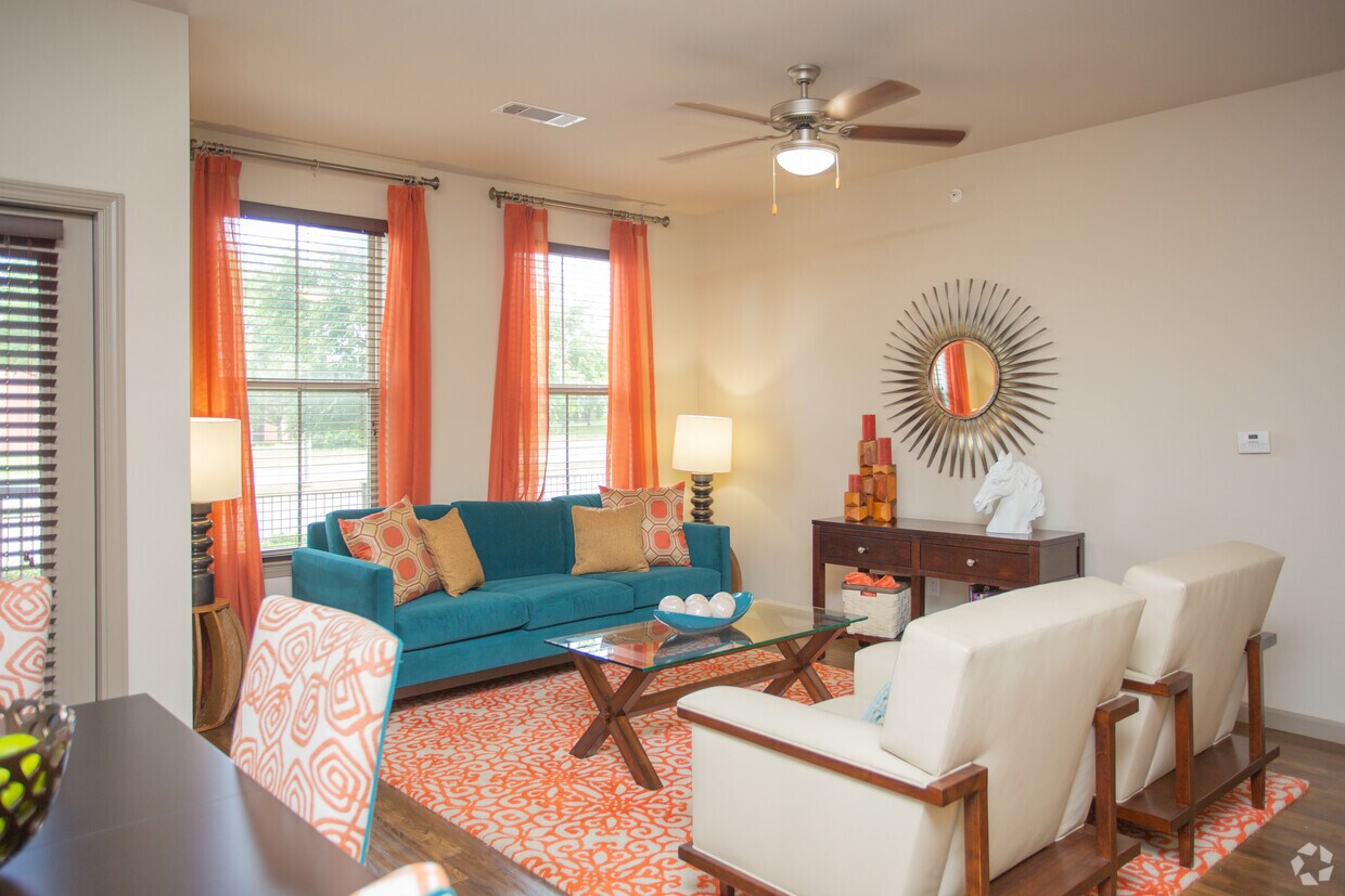 Enclave at Hometown Apartments North Richland Hills, TX