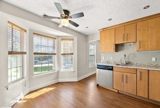 Foto del edificio - 1113 Magnolia Ln