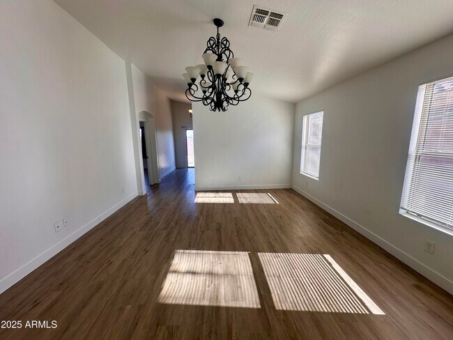 Foto del edificio - 11121 E Aspen Ave