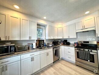 Building Photo - 30 Touro Ave