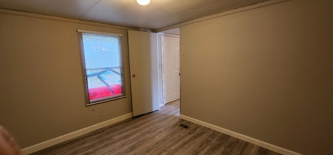 Building Photo - 306 Beaty Rd