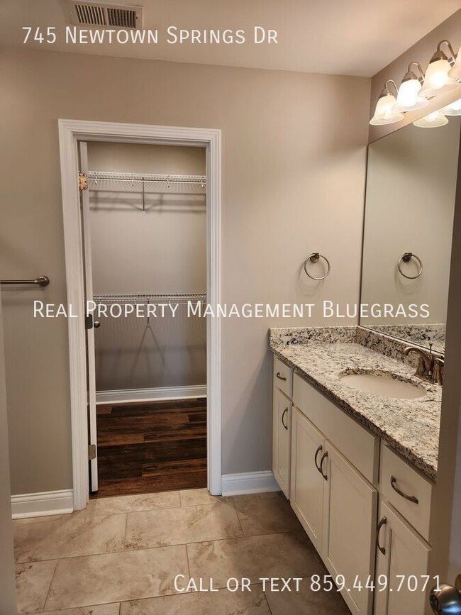 Building Photo - 745 Newtown Springs Dr