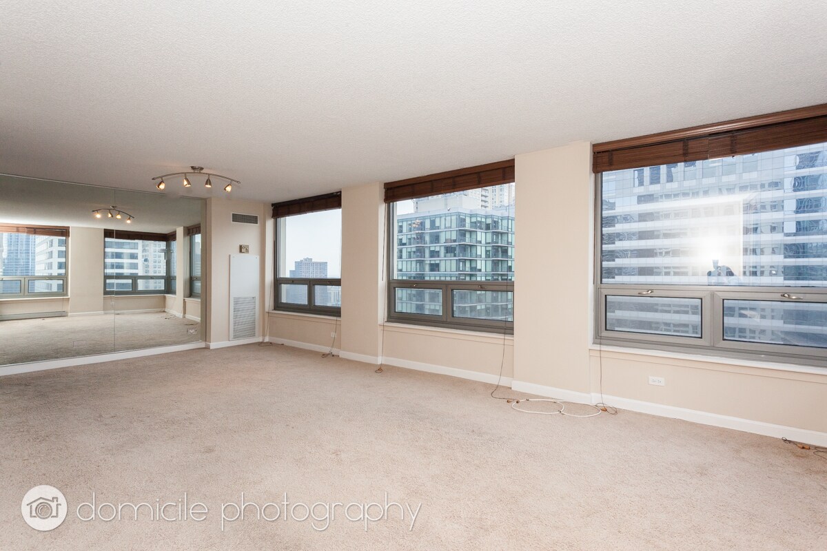 Primary Photo - 440 N Wabash Ave