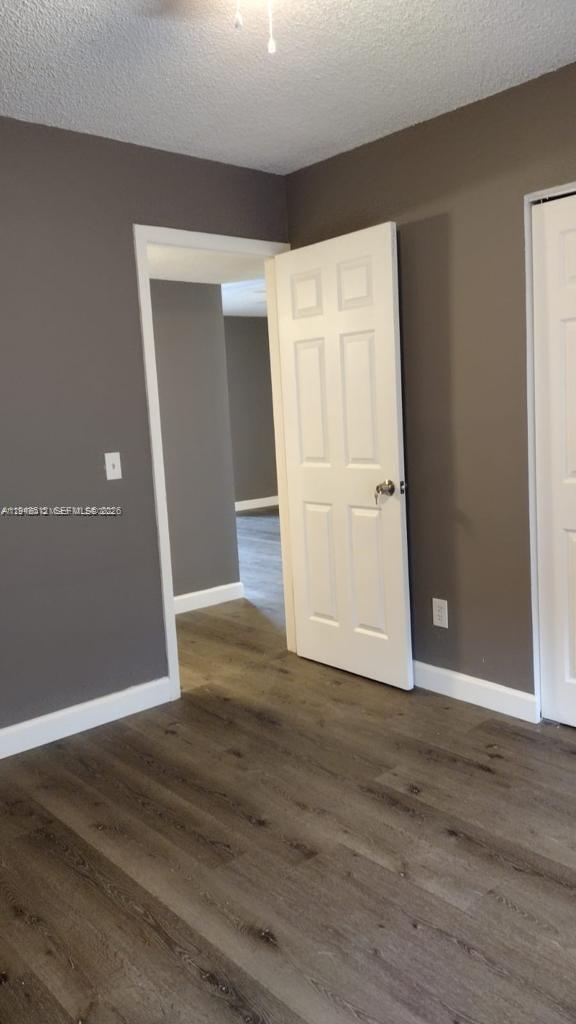 Foto del edificio - 617 Ixoria Ave