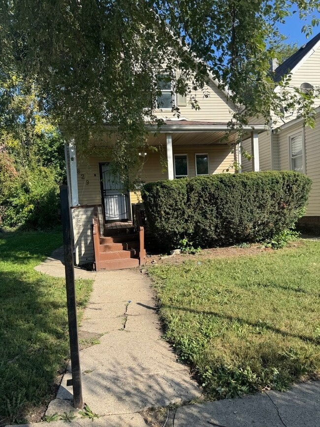 Building Photo - 15829 Loomis Ave