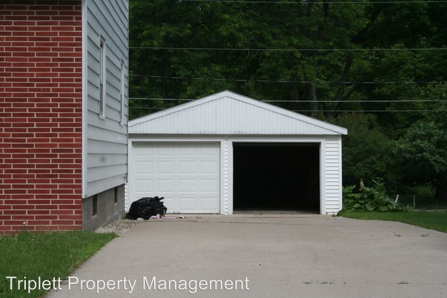 Building Photo - 2 br, 1 bath House - 1540 Meadowlane Avenue
