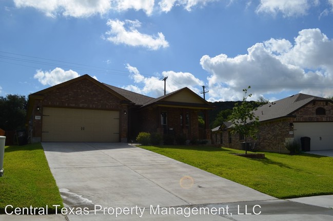 Building Photo - 3 br, 2 bath House - 3315 Vineyard