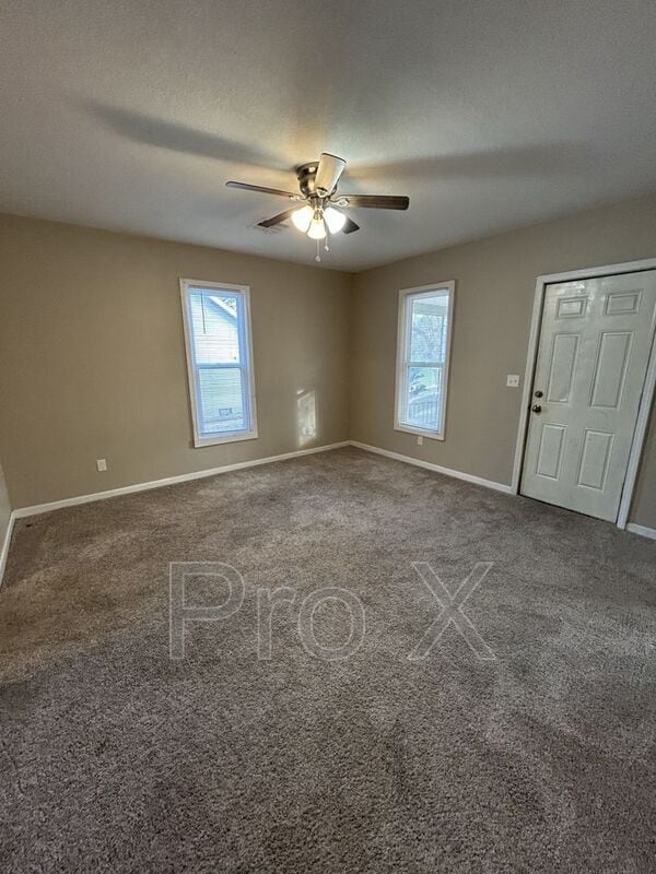 Foto del edificio - 1011 E 14th St