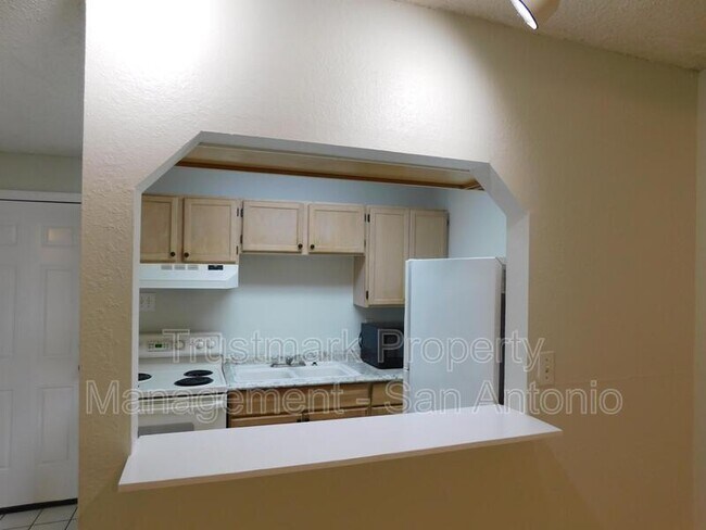 Foto del edificio - 801 Rittiman Rd