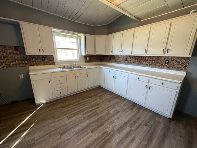 Building Photo - 1410 Sherman-