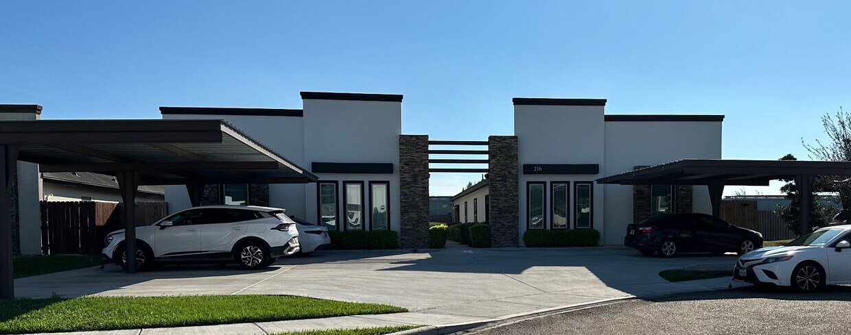 Foto principal - 216 Teak Dr