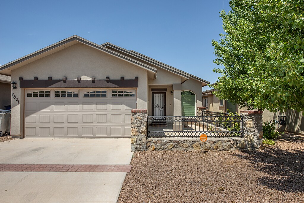 Primary Photo - Beautiful home great price! Open house on ...