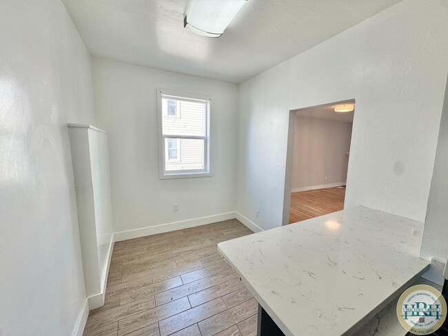 Building Photo - Charming 2BR|2BA in the Heart of Richmond ...