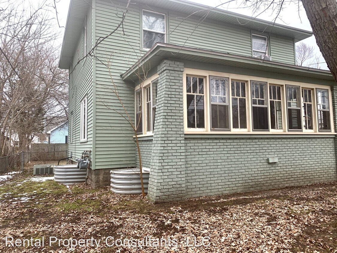 Primary Photo - 1750 Berkley Ave SW