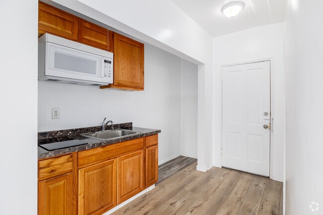 Studio - 360SF - Kitchen - 3900 Ingraham Apartment