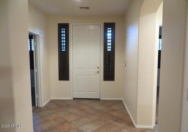 Building Photo - 1162 E Springfield Pl