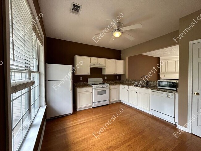 Foto del edificio - 2521 Heyoak Ct