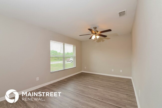 Building Photo - 1876 N San Mateo Dr