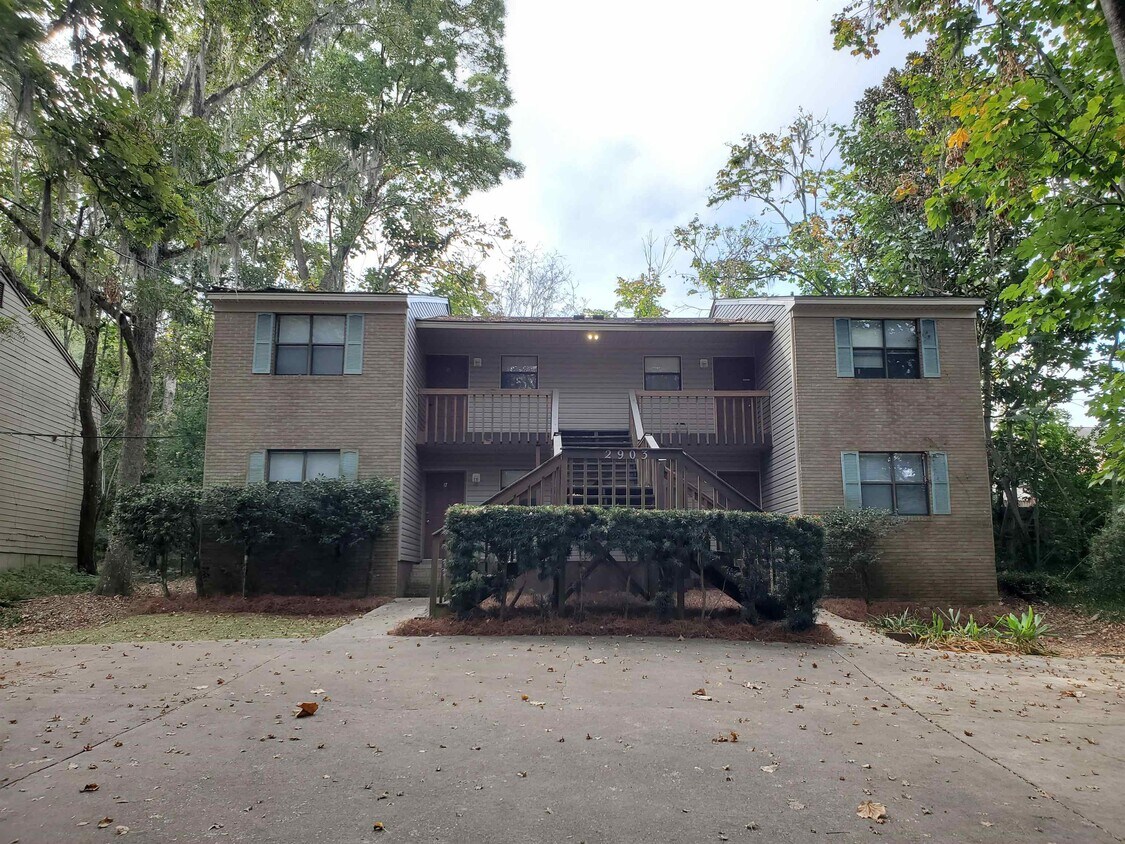 2903 Woodrich Dr Unit B, Tallahassee, FL 32301 Room for Rent in
