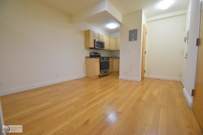 Foto del edificio - 243 E 3rd St