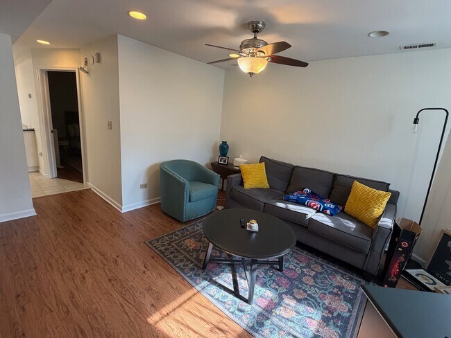 Foto del edificio - 1424 W Fletcher St