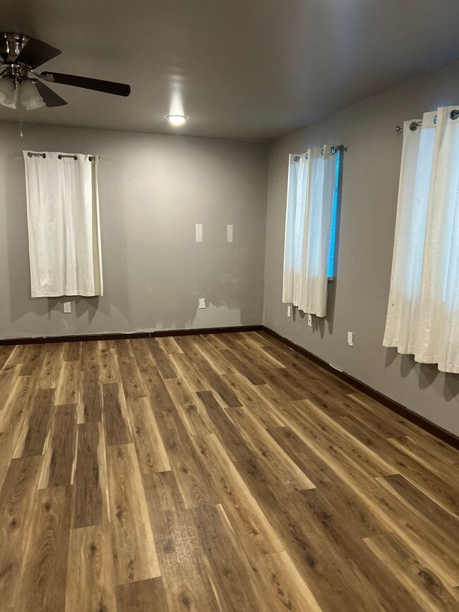 Building Photo - Venus Dr/3367