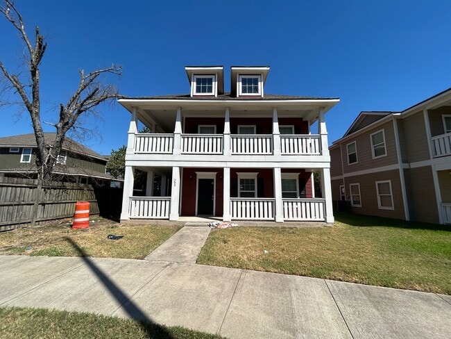 Photo - 703 Wellborn Rd House