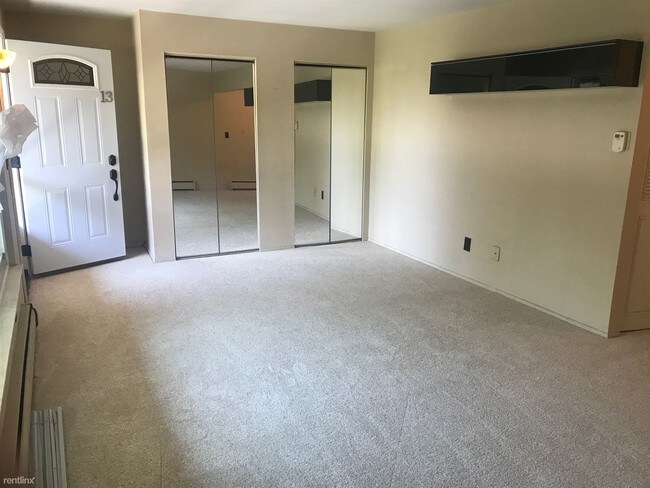 Foto del edificio - 1 br, 1 bath Condo - 2859 E Maple Rd