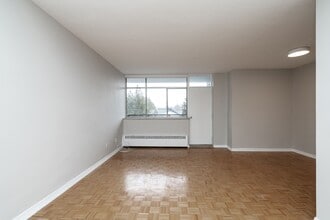 Building Photo - 457 Marlee Ave