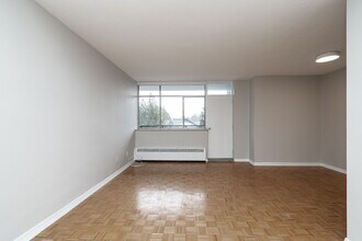 Building Photo - 457 Marlee Ave