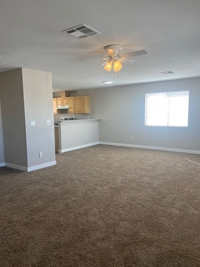 Building Photo - Single Story Home Ready for Move In