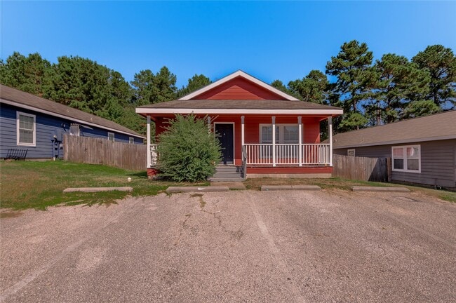 Building Photo - 112 Varsity Dr
