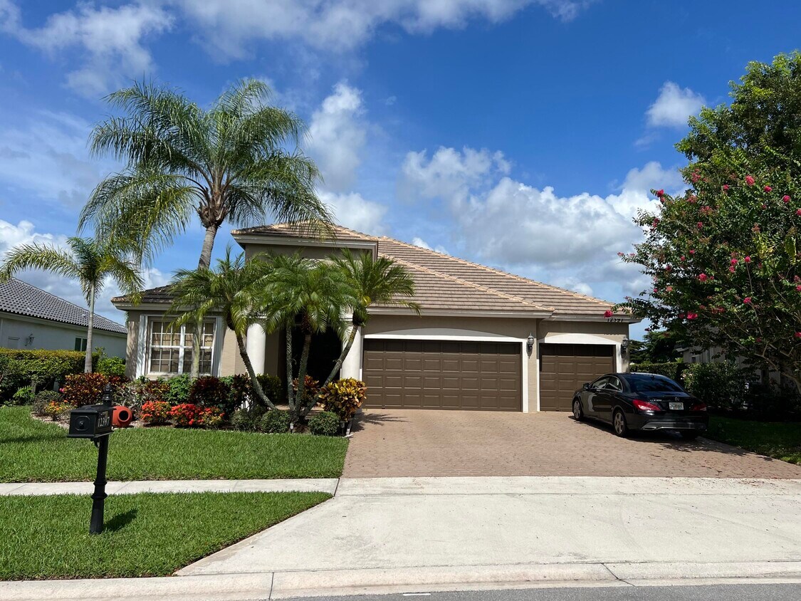 Primary Photo - 12397 Cascades Pointe Dr