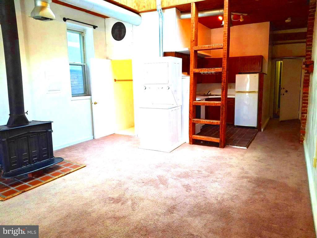 Primary Photo - 311 N Randolph St