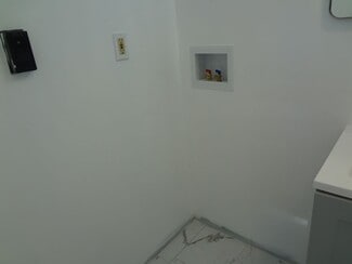 Building Photo - 539 Back St