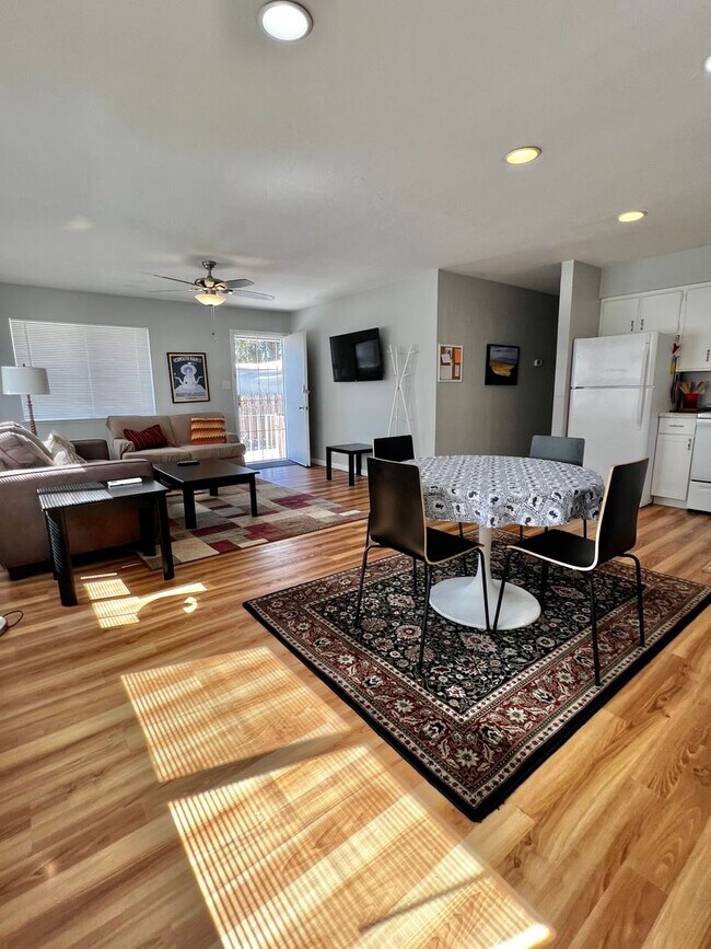 Building Photo - 561 Claremont Street Unit B - Your new hom...