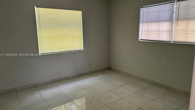 Foto del edificio - 811 NE 8th St