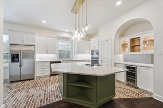 Building Photo - 11 Knotwood Ct