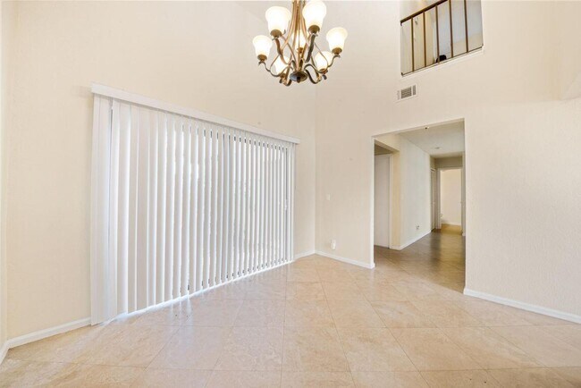 Building Photo - 669 Spinnaker Ct