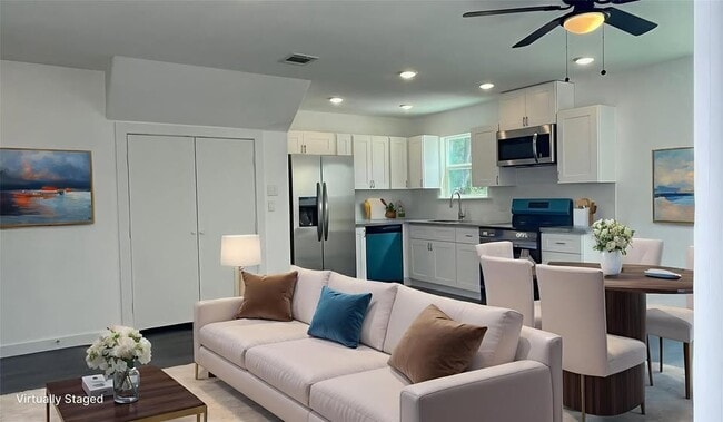 Building Photo - 9531 Everglade Dr