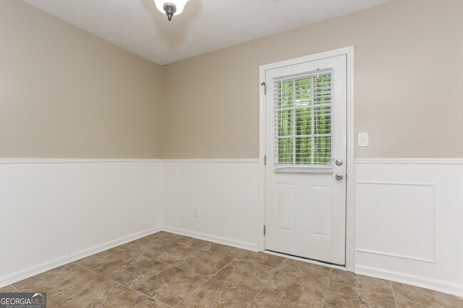 Building Photo - 265 Arbor Way