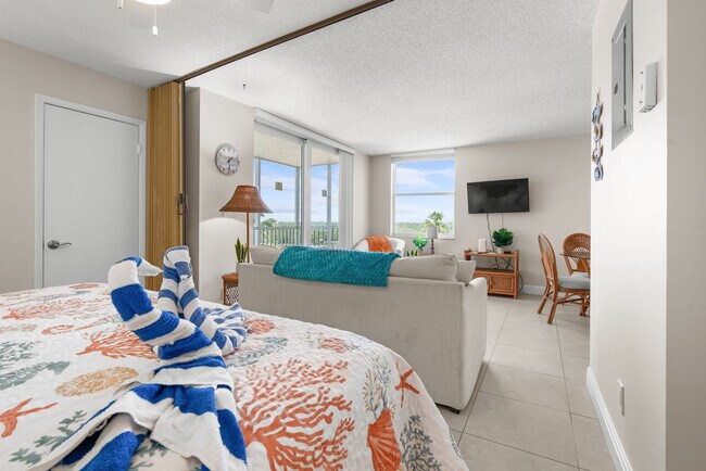 Foto del edificio - 5600 Bonita Beach Rd SW