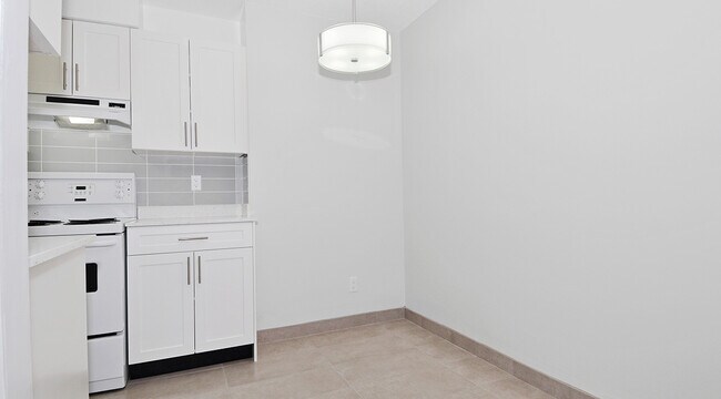 Building Photo - Royale