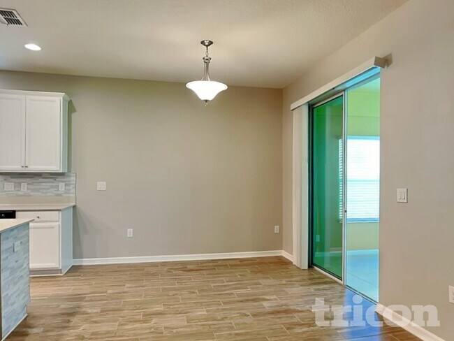 Foto del edificio - 2361 Sanderling St
