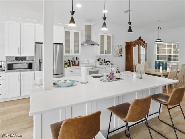 Foto del edificio - 6876 Redbay Park Rd