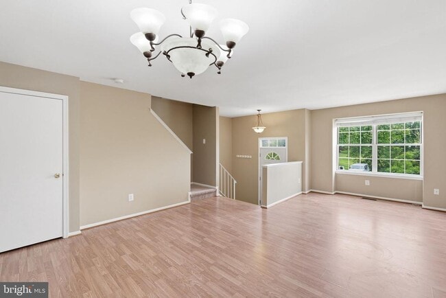 Building Photo - 9571 Tudor Oaks Dr