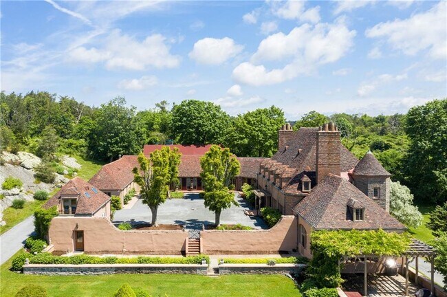 Building Photo - 216 Gray Craig Rd