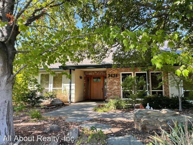Foto del edificio - 3 br, 2 bath House - 3635 MOUNTAIN VIEW DRIVE