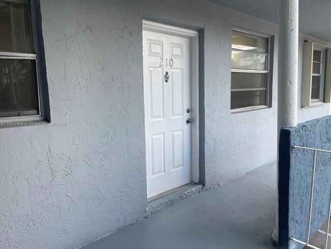 Building Photo - 1655 W 44th Pl